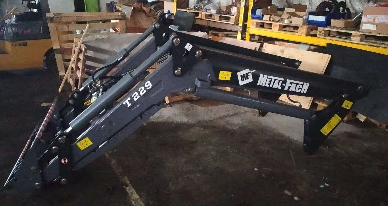 Metal-Fach T-229 1600L - Фронтальный погрузчик для трактора: фото 1 Metal-Fach T-229 1600L - Фронтальный погрузчик для трактора: фото 1