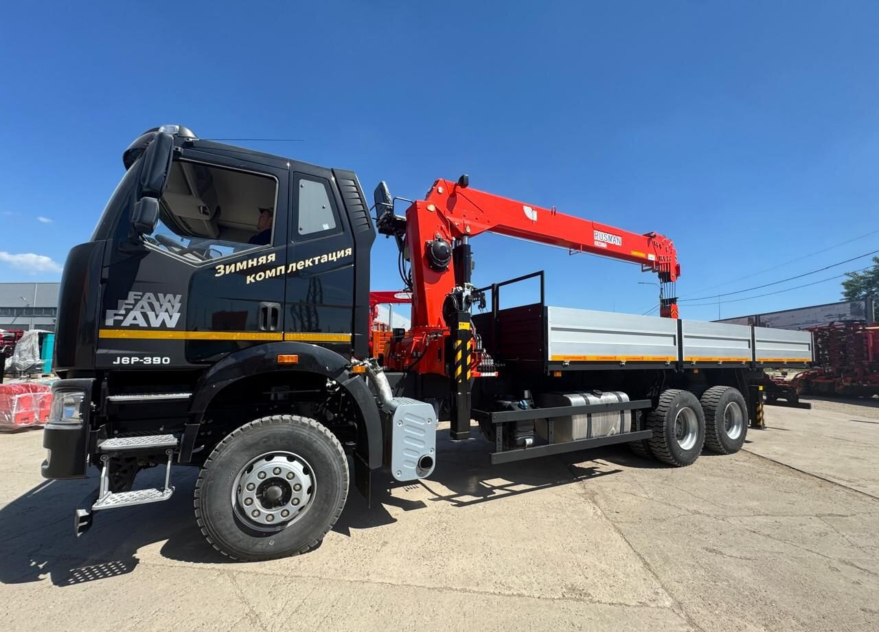 FAW J6P - Грузовик бортовой/ Платформа, Автоманипулятор: фото 1 FAW J6P - Грузовик бортовой/ Платформа, Автоманипулятор: фото 1