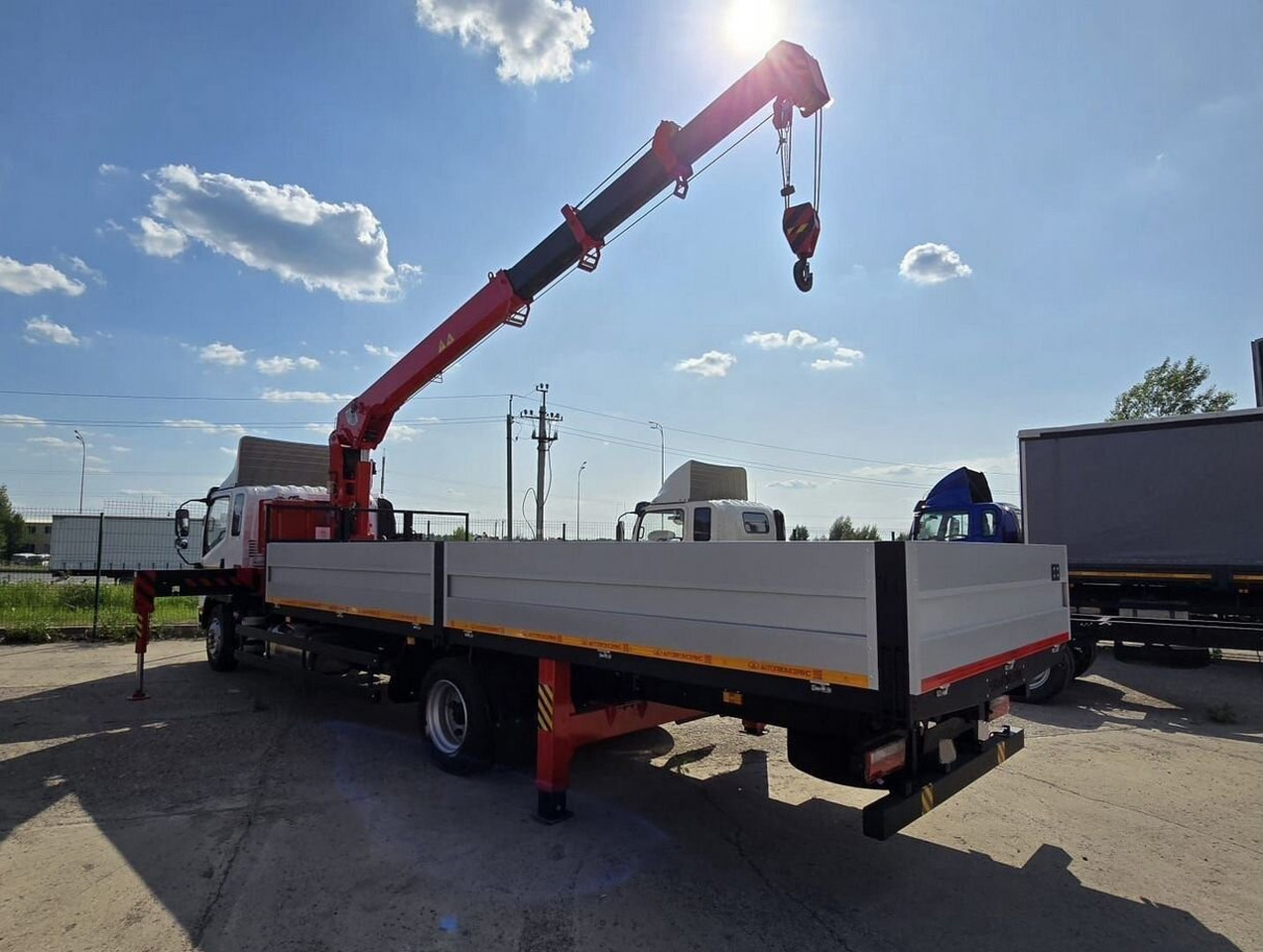 FAW Tiger 6G - Грузовик бортовой/ Платформа, Автоманипулятор: фото 3 FAW Tiger 6G - Грузовик бортовой/ Платформа, Автоманипулятор: фото 3