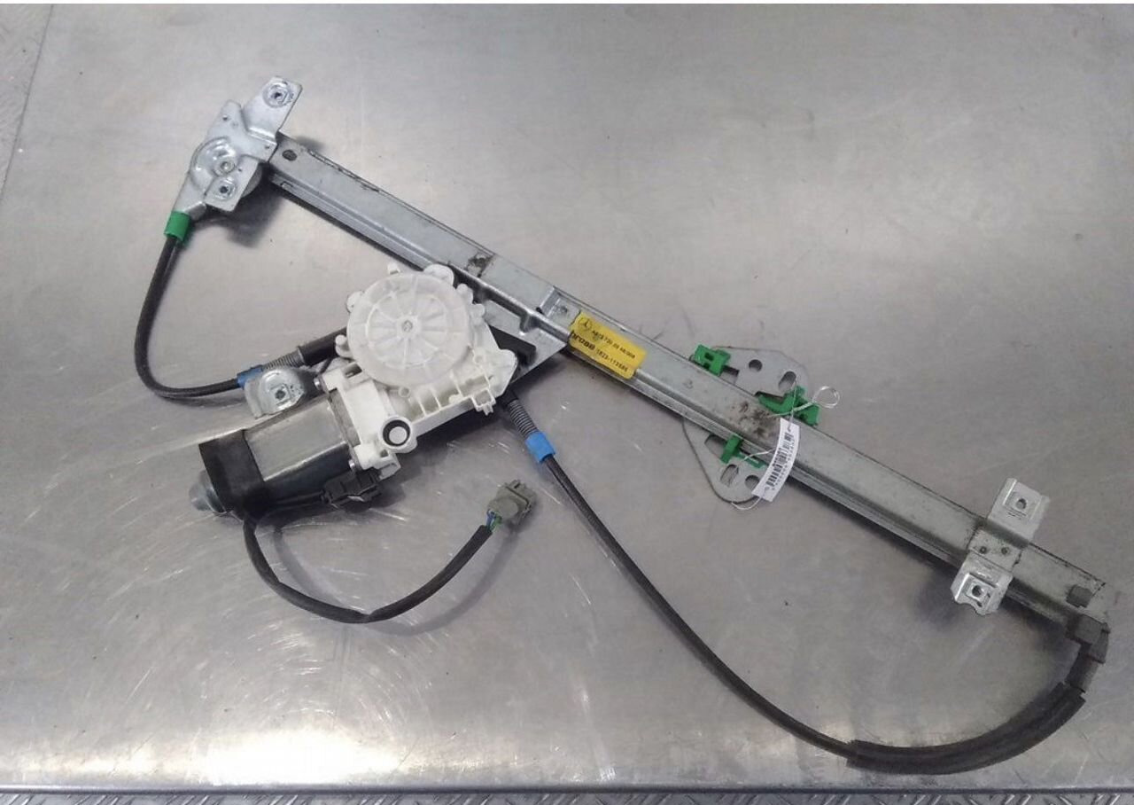 034motorsport Стеклоподъемник 5490 правый электрический - Стеклоподъёмник для Грузовиков: фото 1