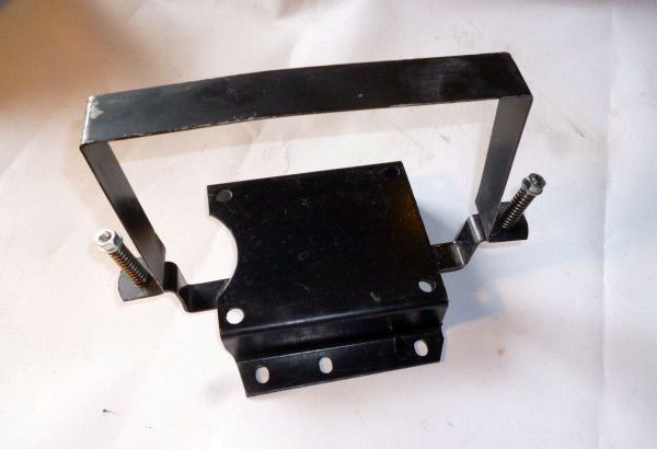 Автоспутник Кронштейн камаз-6520 бачка расширительного - Расширительный бачок для Грузовиков: фото 1 Автоспутник Кронштейн камаз-6520 бачка расширительного - Расширительный бачок для Грузовиков: фото 1