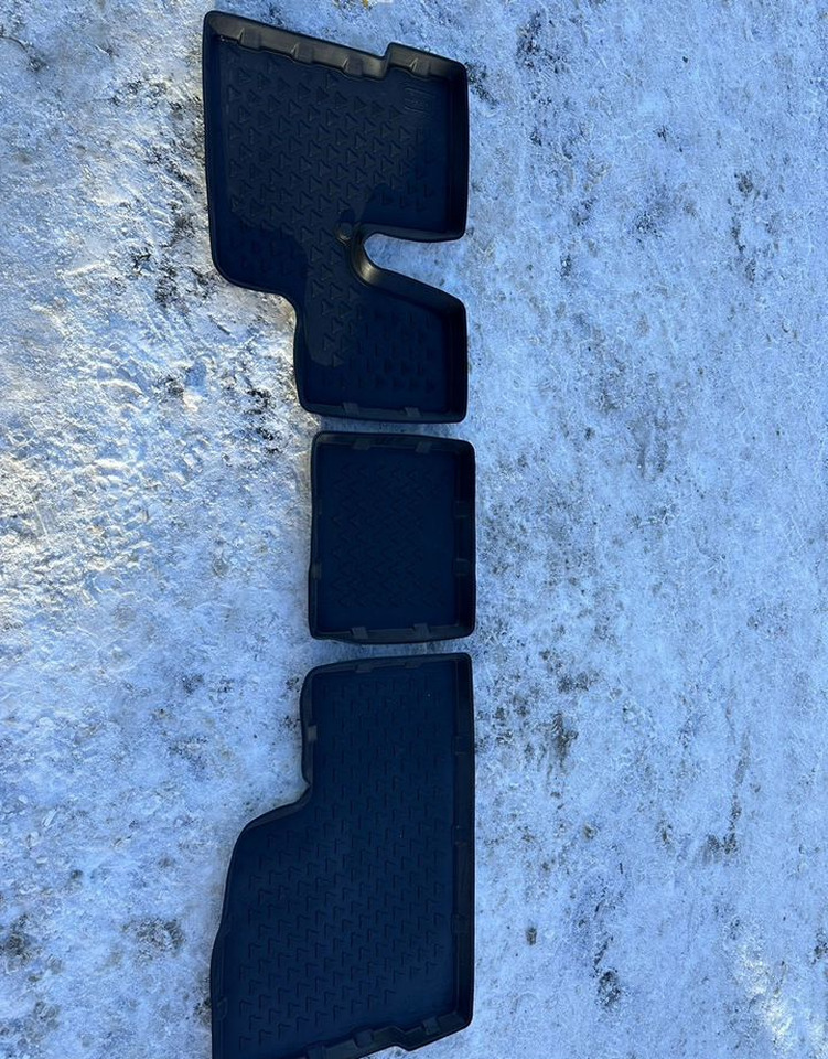 BMW Ковры камаз Евро-3 рестайлинг 43114/43118 (из 3-х) - Кабина и интерьер для Грузовиков: фото 1 BMW Ковры камаз Евро-3 рестайлинг 43114/43118 (из 3-х) - Кабина и интерьер для Грузовиков: фото 1