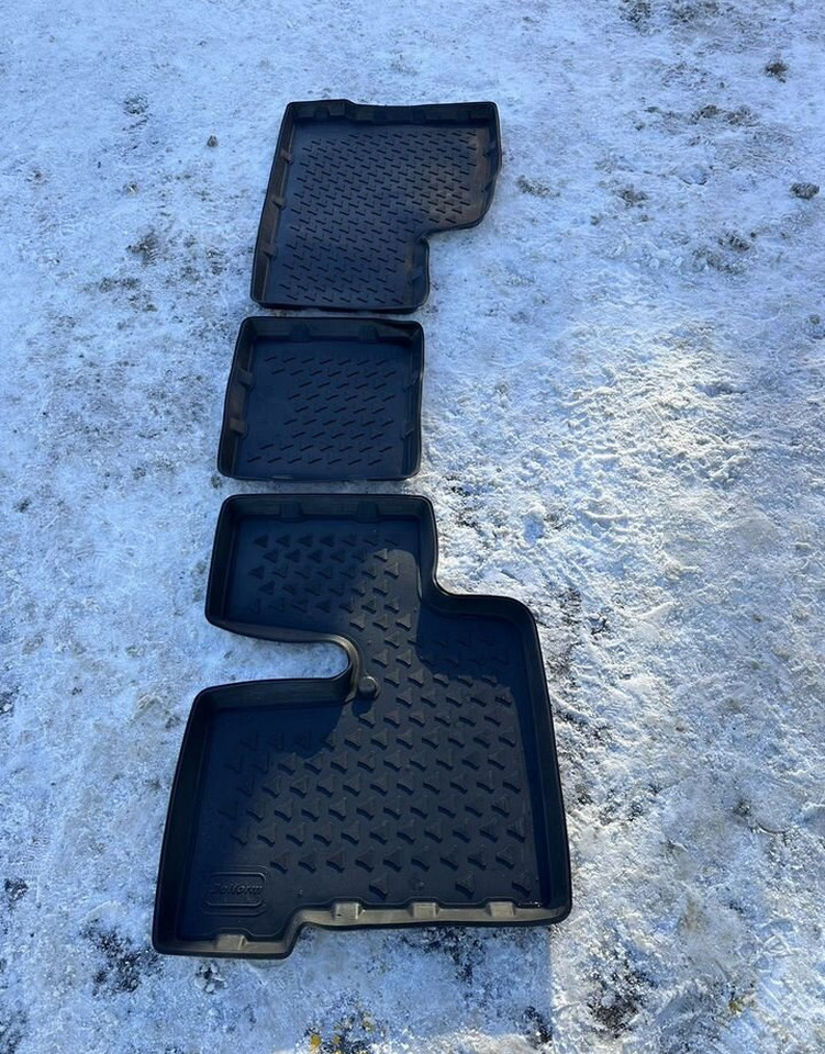 BMW Ковры камаз Евро-3 рестайлинг 43114/43118 (из 3-х) - Кабина и интерьер для Грузовиков: фото 3 BMW Ковры камаз Евро-3 рестайлинг 43114/43118 (из 3-х) - Кабина и интерьер для Грузовиков: фото 3