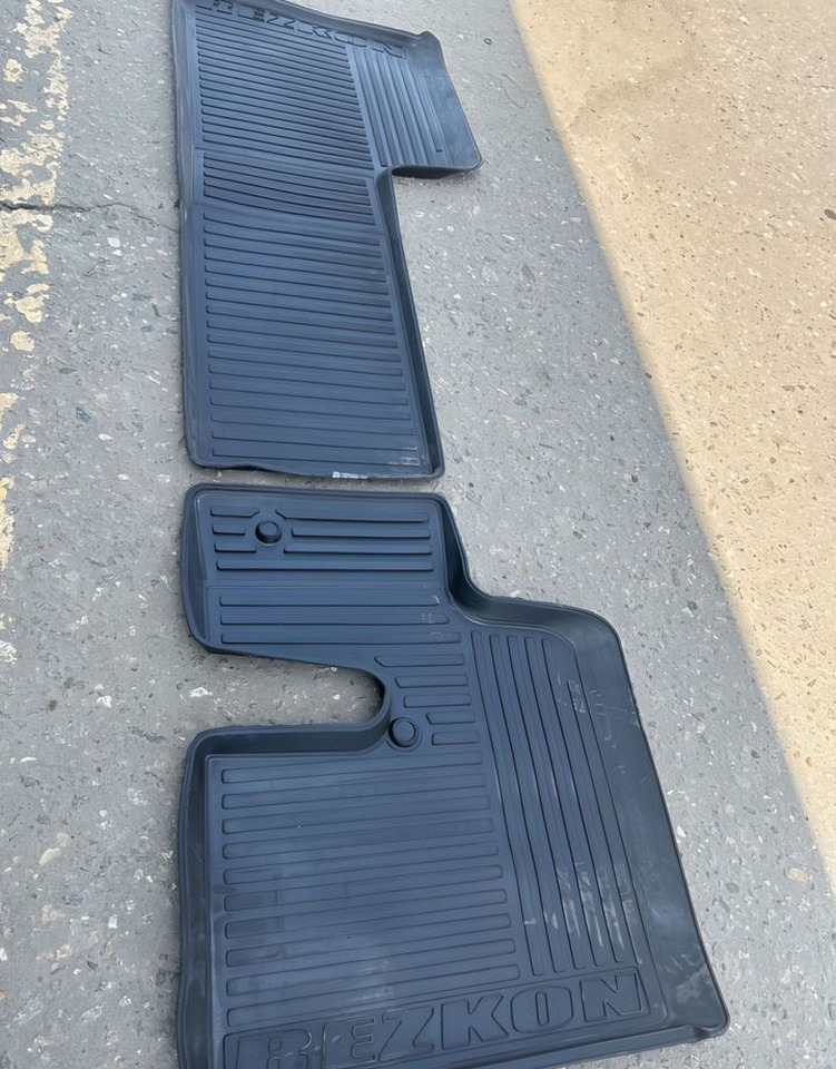 Без бренда Коврики а/м камаз Евро-3,4 резина из 2х предм - Кабина и интерьер для Грузовиков: фото 2 Без бренда Коврики а/м камаз Евро-3,4 резина из 2х предм - Кабина и интерьер для Грузовиков: фото 2