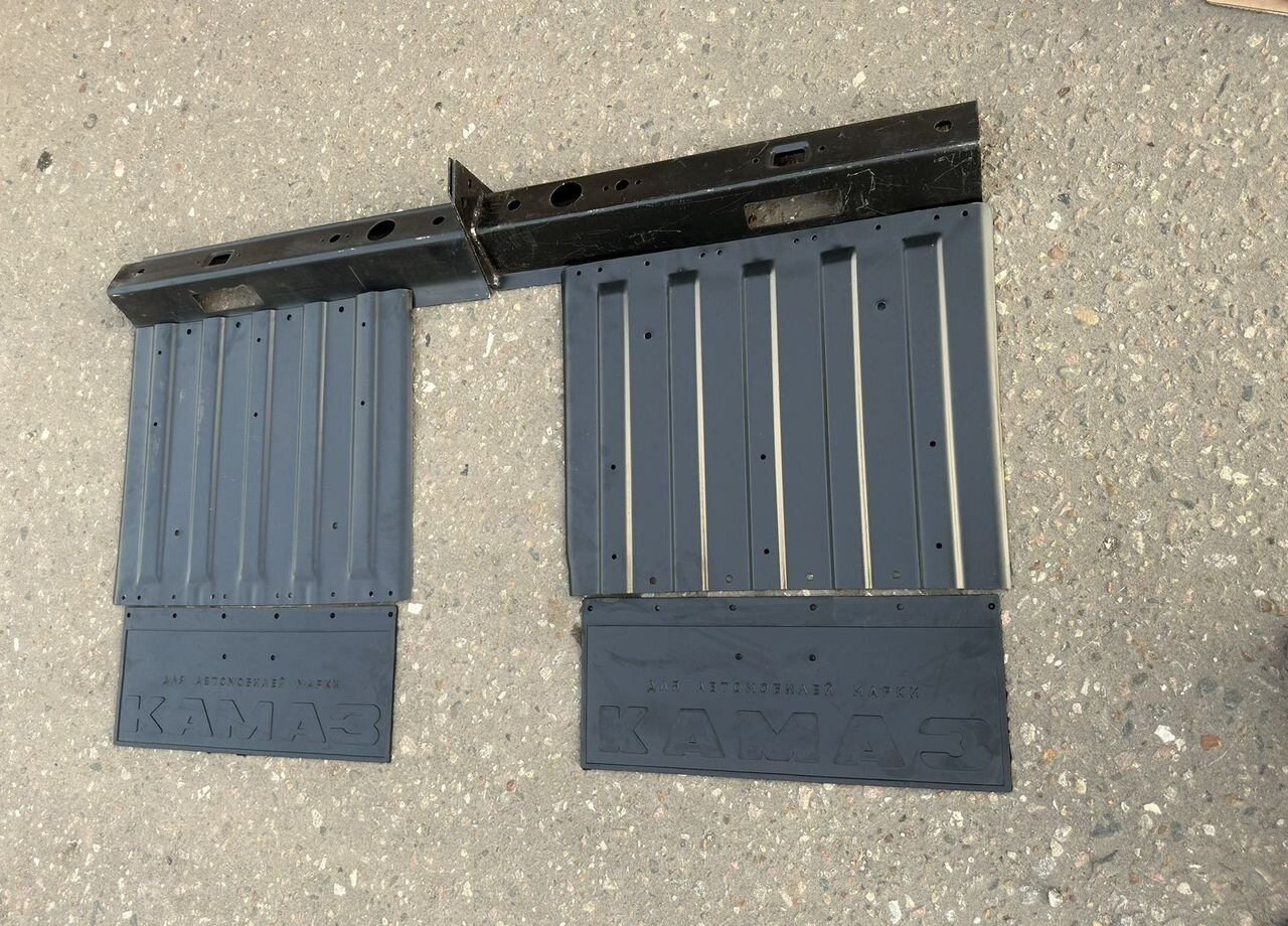 Брызговик+щиток+кронштейн задний (металл) - Крыло для Грузовиков: фото 1 Брызговик+щиток+кронштейн задний (металл) - Крыло для Грузовиков: фото 1
