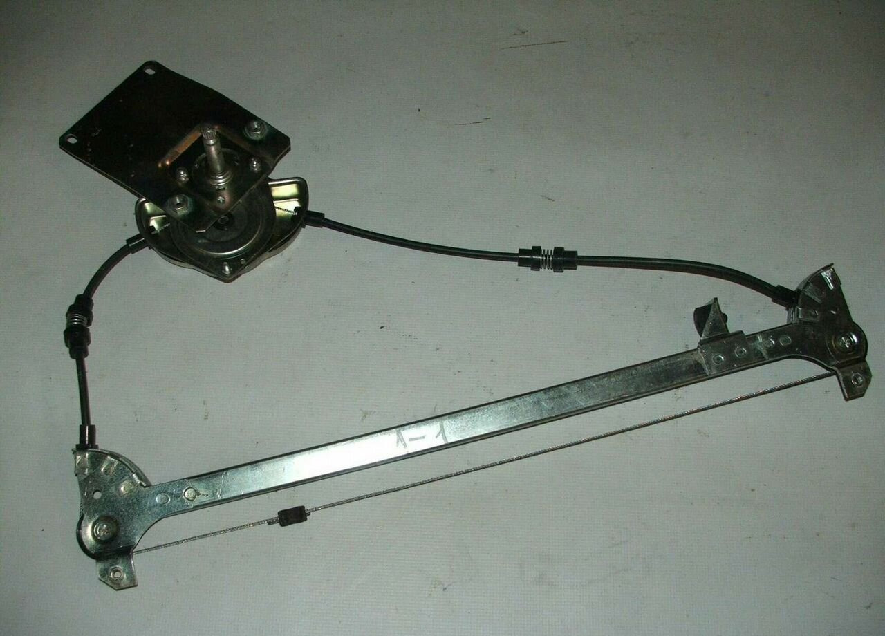 ДААЗ (Димитровградский автоагрегатный завод) Стеклоподъемник евро левый (г. Димитровград) - Стеклоподъёмник для Грузовиков: фото 1 ДААЗ (Димитровградский автоагрегатный завод) Стеклоподъемник евро левый (г. Димитровград) - Стеклоподъёмник для Грузовиков: фото 1