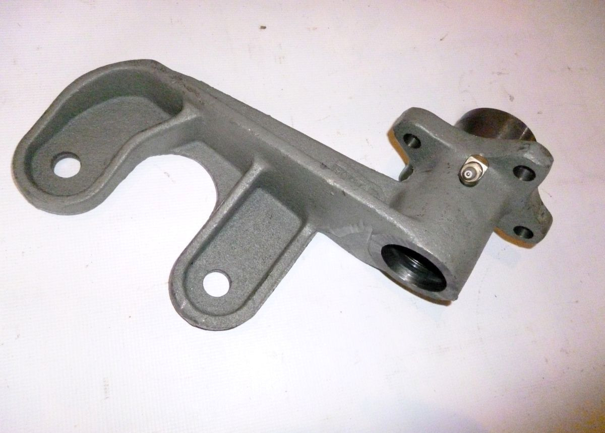 ИжМаш (Ижевский машиностроительный завод) Кронштейн камаз тормозной задн. прав. 10.тон - Детали тормозной системы для Грузовиков: фото 1 ИжМаш (Ижевский машиностроительный завод) Кронштейн камаз тормозной задн. прав. 10.тон - Детали тормозной системы для Грузовиков: фото 1