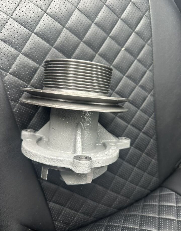 ИжМаш (Ижевский машиностроительный завод) Насос водяной евро-4,5 под кондиционер 8 ручьев - Помпа для Грузовиков: фото 1 ИжМаш (Ижевский машиностроительный завод) Насос водяной евро-4,5 под кондиционер 8 ручьев - Помпа для Грузовиков: фото 1