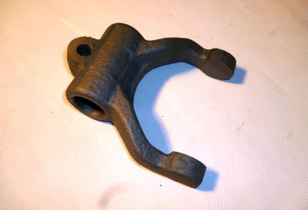 ИжМаш (Ижевский машиностроительный завод) Вилка включения сцепления камаз / г.Ижевск - Сцепление и запчасти для Грузовиков: фото 1 ИжМаш (Ижевский машиностроительный завод) Вилка включения сцепления камаз / г.Ижевск - Сцепление и запчасти для Грузовиков: фото 1