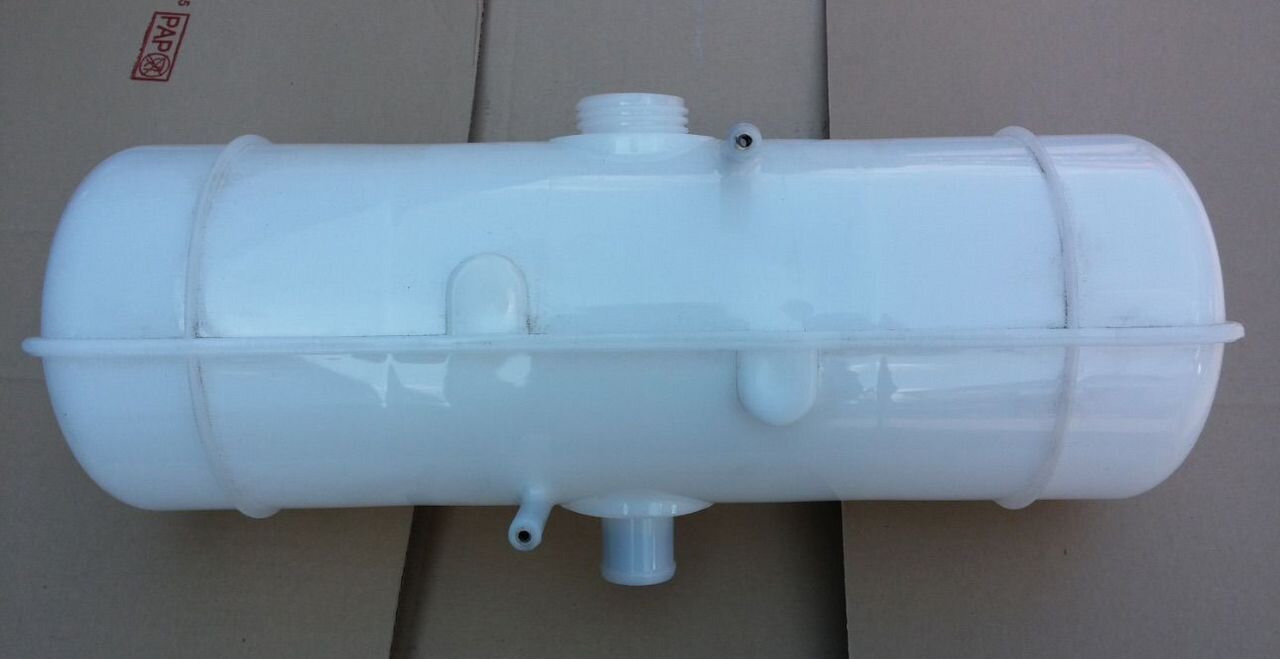 KAMAZ Бачок расширительный камаз-4308(дв.Cummins isbe) - Расширительный бачок для Грузовиков: фото 1 KAMAZ Бачок расширительный камаз-4308(дв.Cummins isbe) - Расширительный бачок для Грузовиков: фото 1