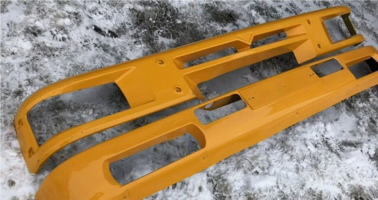 KAMAZ Бaмпep кaмаз 6520 из 2x чаcтей желтый - Бампер для Грузовиков: фото 1