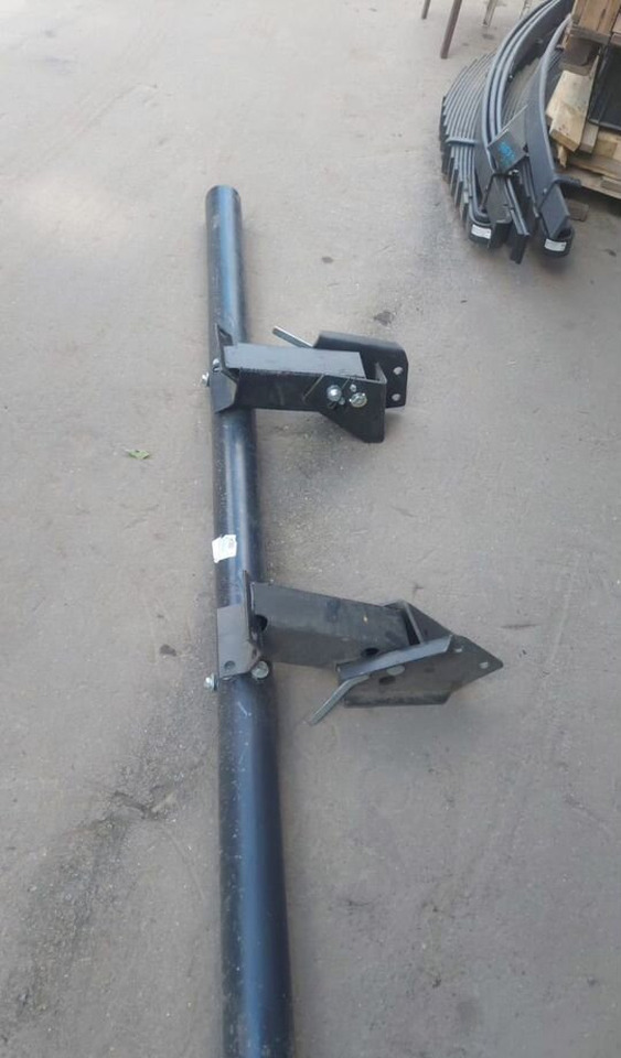 KAMAZ Буфер задний 6520 в сборе с кронштейнами (круглый) - Бампер для Грузовиков: фото 1