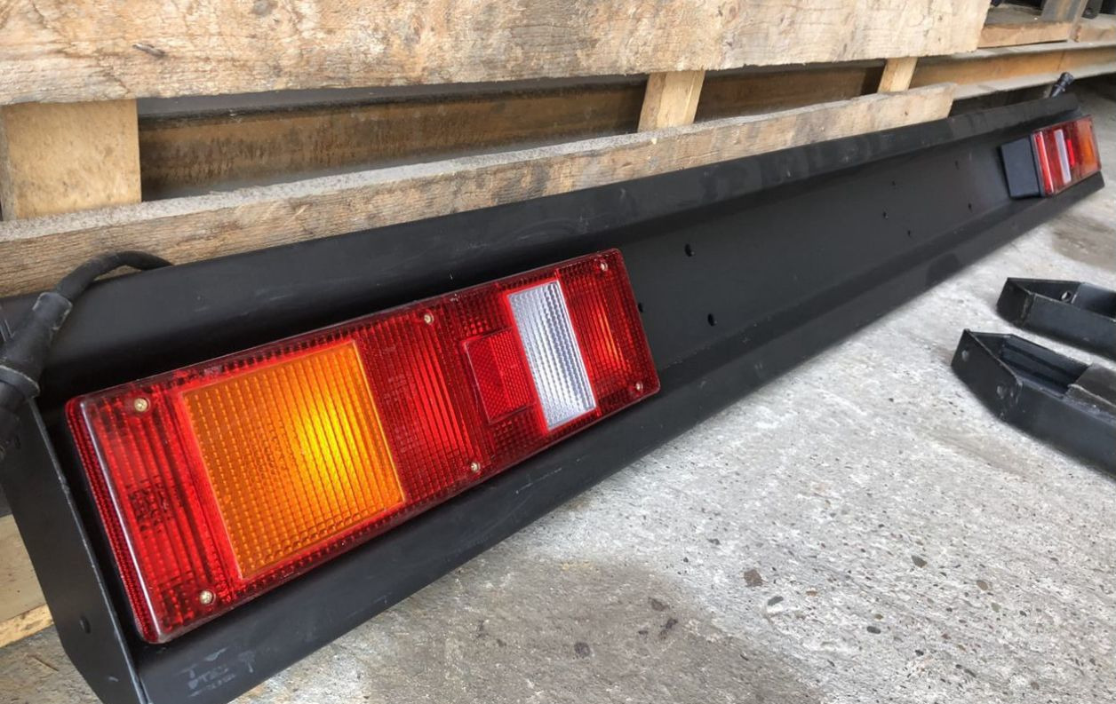 KAMAZ Буфет задний на Камаз отбойник с фонарями - Бампер для Грузовиков: фото 2 KAMAZ Буфет задний на Камаз отбойник с фонарями - Бампер для Грузовиков: фото 2