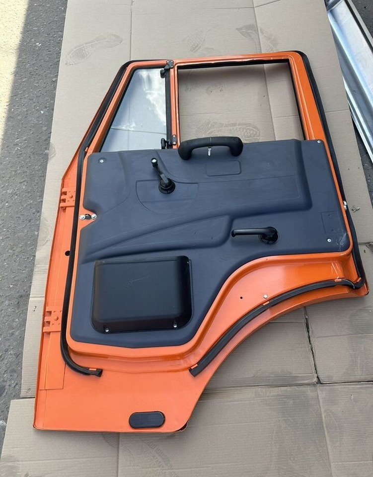 Новый Дверь и запчасти для Грузовиков KAMAZ Дверь камаз-6520, 6460 правая в сборе (оао камаз): фото 6 Новый Дверь и запчасти для Грузовиков KAMAZ Дверь камаз-6520, 6460 правая в сборе (оао камаз): фото 6