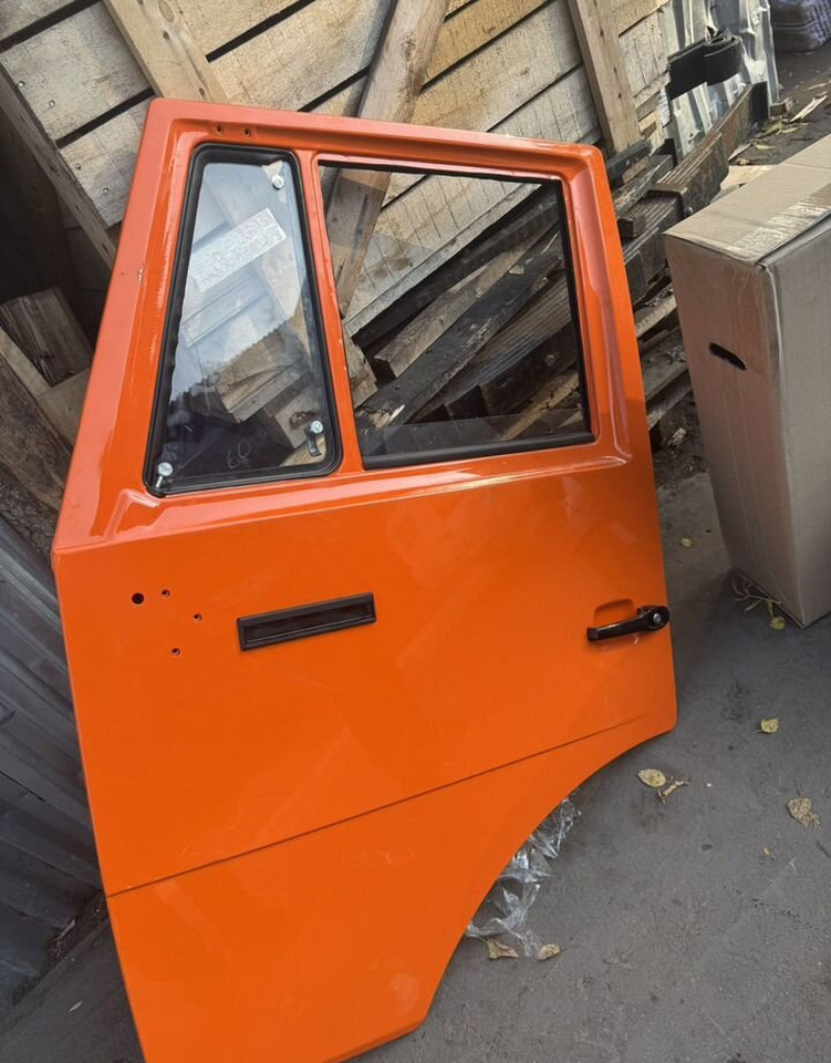 KAMAZ Дверь левая камаз-6520 (euro-4) в сборе - Дверь и запчасти для Грузовиков: фото 1 KAMAZ Дверь левая камаз-6520 (euro-4) в сборе - Дверь и запчасти для Грузовиков: фото 1
