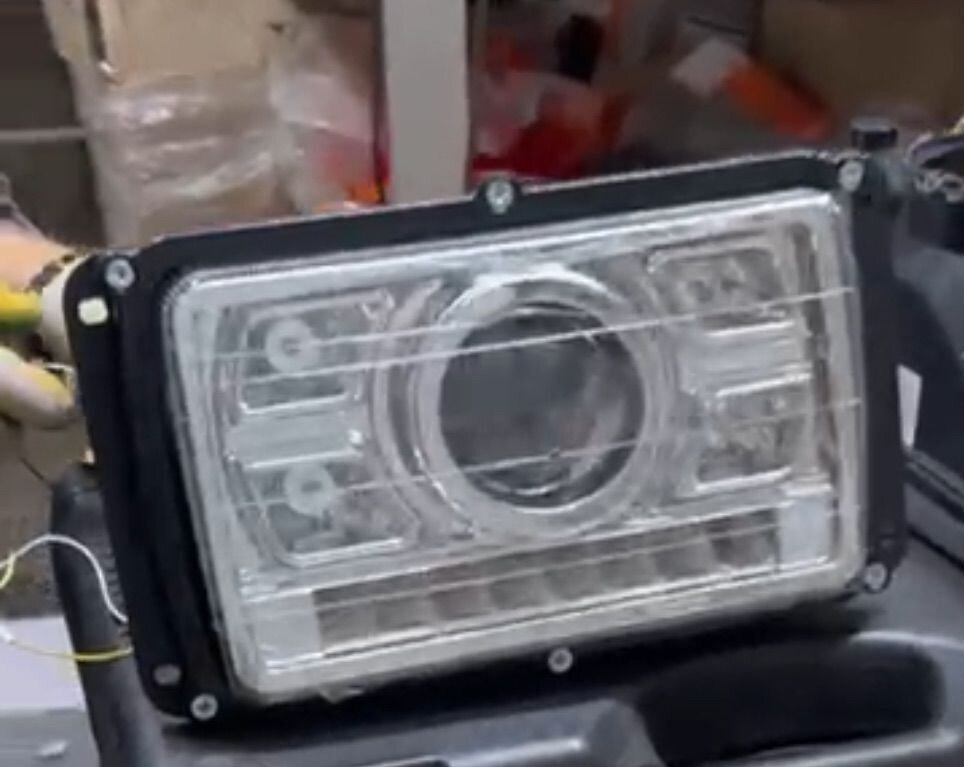 KAMAZ Фара kaмаз, Маз, Вoлга, газ 3102, уaз-3160 (2.шт) - Передняя фара для Грузовиков: фото 1 KAMAZ Фара kaмаз, Маз, Вoлга, газ 3102, уaз-3160 (2.шт) - Передняя фара для Грузовиков: фото 1
