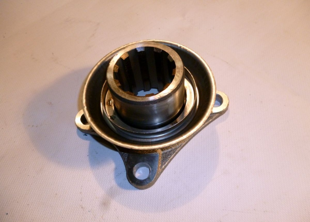 KAMAZ Фланец редуктора камаз среднего 5320 (С мод) - Трансмиссия для Грузовиков: фото 1