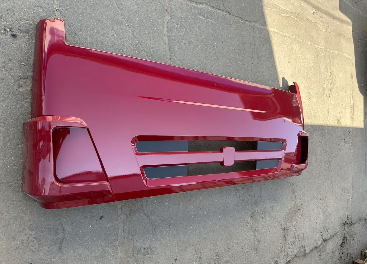 KAMAZ Капот на камаз рестайлинг завод красный - Капот для Грузовиков: фото 1