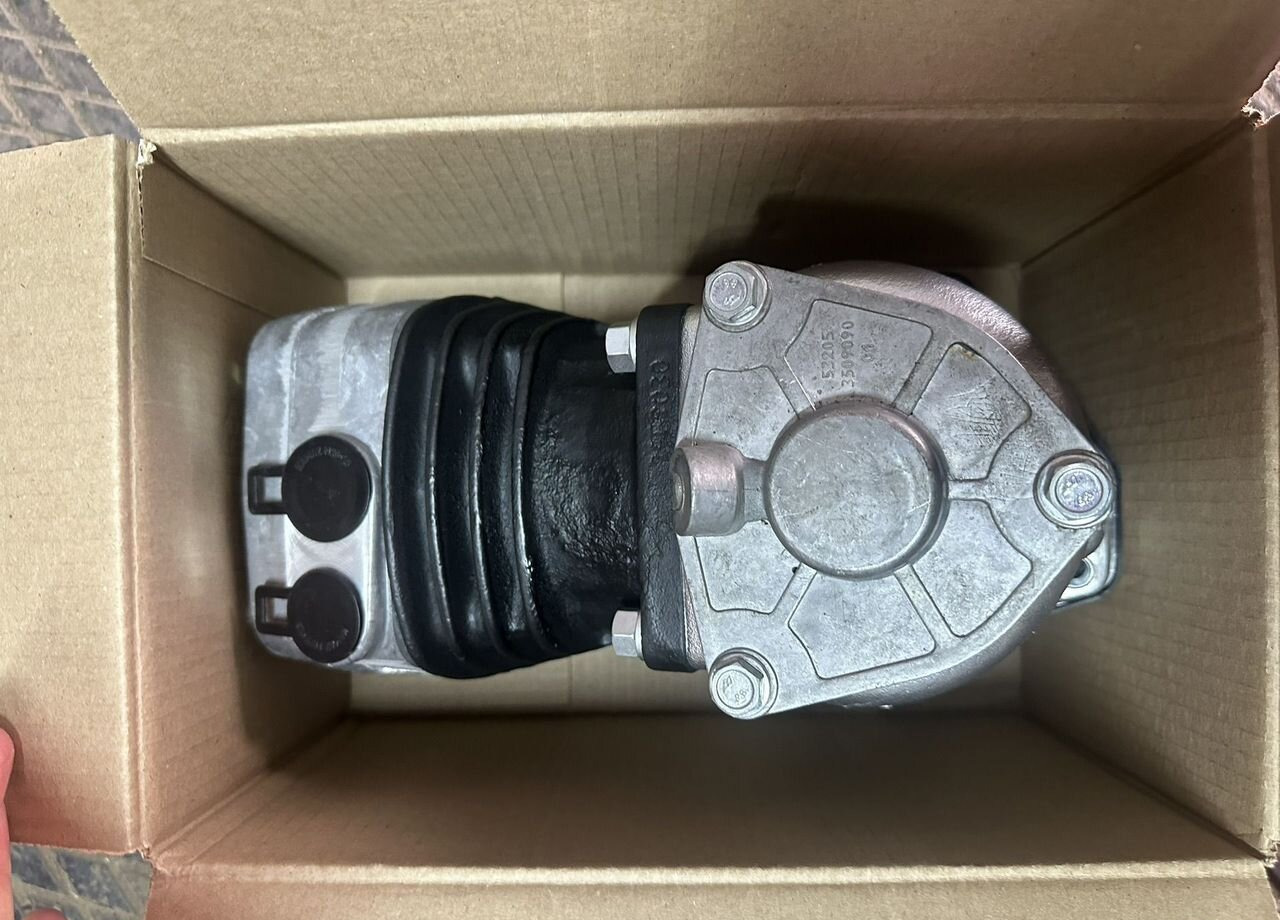 Новый Пневмокомпрессор для Грузовиков KAMAZ Компрессор камаз (1 цили) жид. охлаж. 380л/мин: фото 6