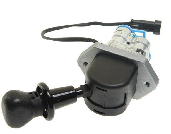 KAMAZ Кран евро-4 стояночного тормоза 3-х выв с датчиком - Тормозной клапан для Грузовиков: фото 1 KAMAZ Кран евро-4 стояночного тормоза 3-х выв с датчиком - Тормозной клапан для Грузовиков: фото 1