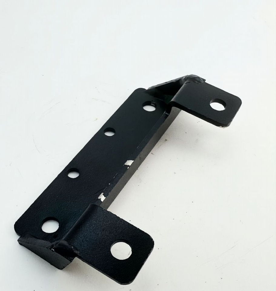 KAMAZ Кронштейн крепления противотуманной фары на 5490 - Противотуманная фара для Грузовиков: фото 3 KAMAZ Кронштейн крепления противотуманной фары на 5490 - Противотуманная фара для Грузовиков: фото 3