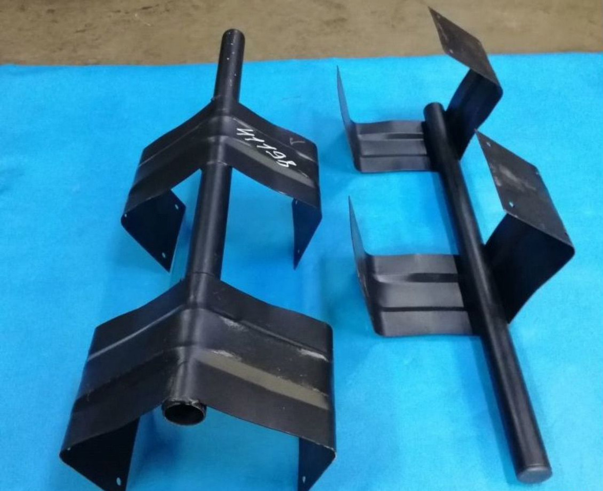 KAMAZ Кронштейн крепления заднего/среднего крыла камаз - Крыло для Грузовиков: фото 1 KAMAZ Кронштейн крепления заднего/среднего крыла камаз - Крыло для Грузовиков: фото 1