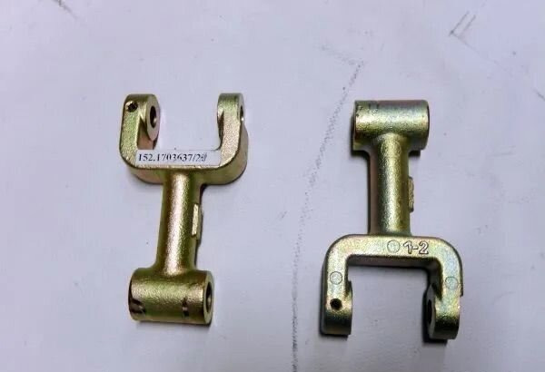 KAMAZ Кронштейн поворотный тяги поперечной камаз с втулк - Трансмиссия для Грузовиков: фото 1