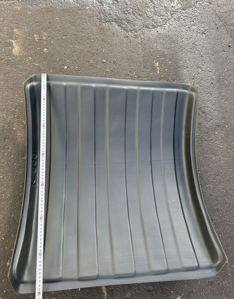 KAMAZ Крыло 1/3 часть К-650 двускатное (к-т 2.шт) - Крыло для Грузовиков: фото 1 KAMAZ Крыло 1/3 часть К-650 двускатное (к-т 2.шт) - Крыло для Грузовиков: фото 1