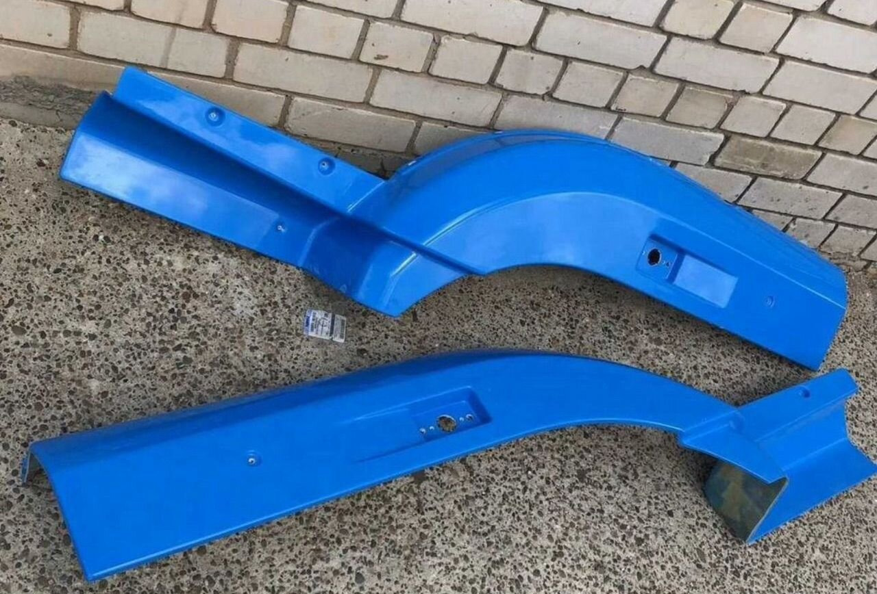KAMAZ Крыло камаз (на кабину со спальником) синий 2.шт - Крыло для Грузовиков: фото 1 KAMAZ Крыло камаз (на кабину со спальником) синий 2.шт - Крыло для Грузовиков: фото 1