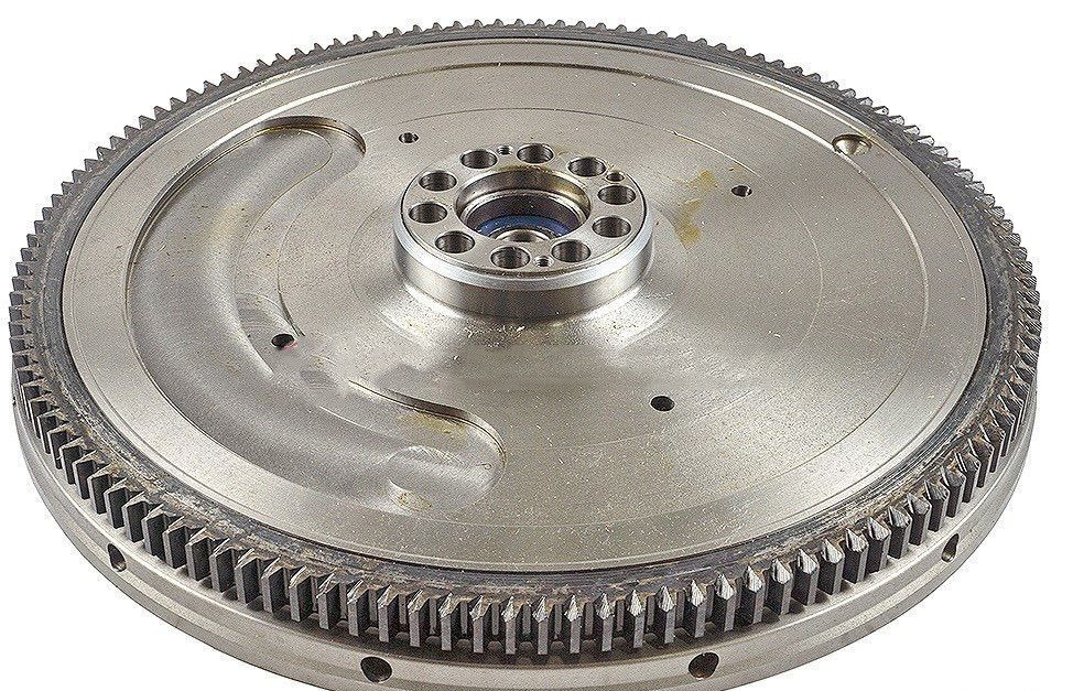 KAMAZ Маховик камаз под лепестковую корзину 125зуб завод - Сцепление и запчасти для Грузовиков: фото 1