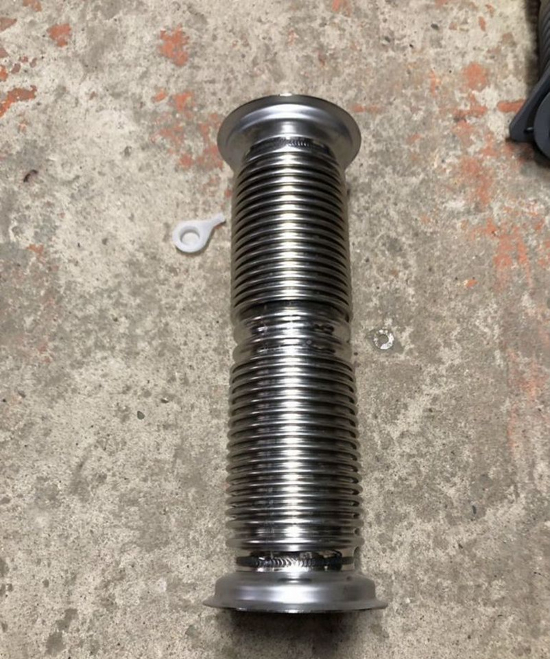 KAMAZ Металлорукав камаз-6520 L364мм, D80мм завод - Топливная система для Грузовиков: фото 1 KAMAZ Металлорукав камаз-6520 L364мм, D80мм завод - Топливная система для Грузовиков: фото 1