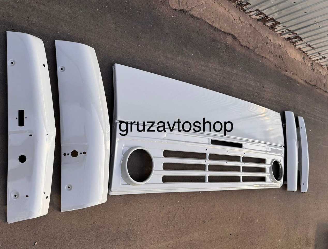 KAMAZ Панель облицовочная верхняя (кзтаа) желтая камаз - Кузов и экстерьер для Грузовиков: фото 4 KAMAZ Панель облицовочная верхняя (кзтаа) желтая камаз - Кузов и экстерьер для Грузовиков: фото 4