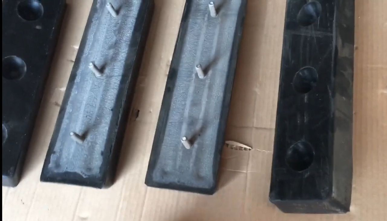 KAMAZ Подушка кузова Камаз амортизатор платформы (4.шт) - Подвеска для Грузовиков: фото 2 KAMAZ Подушка кузова Камаз амортизатор платформы (4.шт) - Подвеска для Грузовиков: фото 2