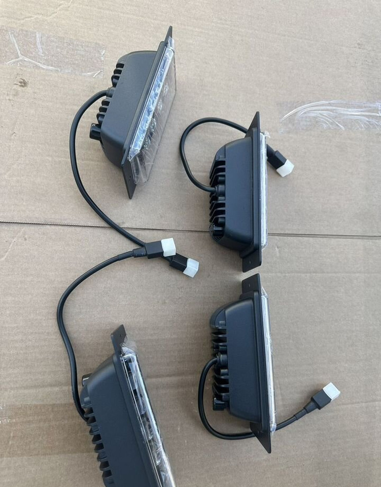 KAMAZ Противотуманные фары камаз ваз 2110 40-70w 4.шт - Противотуманная фара для Грузовиков: фото 3 KAMAZ Противотуманные фары камаз ваз 2110 40-70w 4.шт - Противотуманная фара для Грузовиков: фото 3