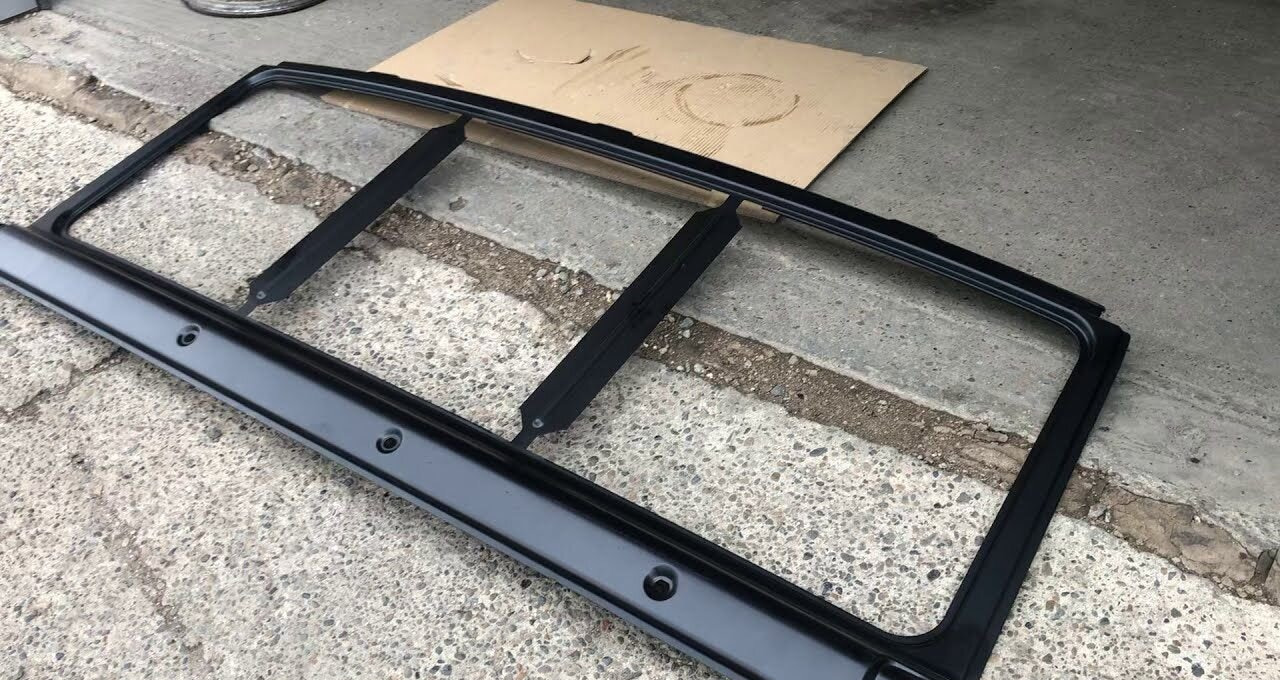 KAMAZ Рамка лобового стекла Камаз Евро панорамное - Ветровое стекло для Грузовиков: фото 1 KAMAZ Рамка лобового стекла Камаз Евро панорамное - Ветровое стекло для Грузовиков: фото 1