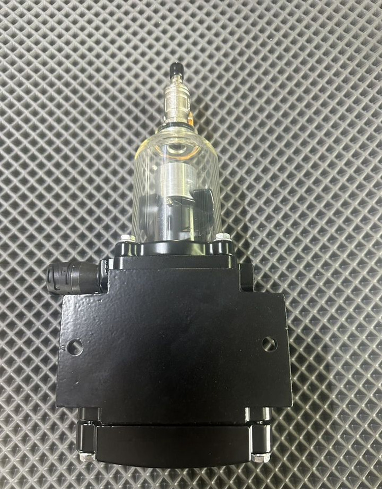 KAMAZ Сепаратор дизельного топлива FG-300 с подогревом - Топливный фильтр для Грузовиков: фото 3 KAMAZ Сепаратор дизельного топлива FG-300 с подогревом - Топливный фильтр для Грузовиков: фото 3