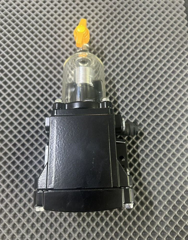 KAMAZ Сепаратор дизельного топлива FG-300 с подогревом - Топливный фильтр для Грузовиков: фото 2 KAMAZ Сепаратор дизельного топлива FG-300 с подогревом - Топливный фильтр для Грузовиков: фото 2