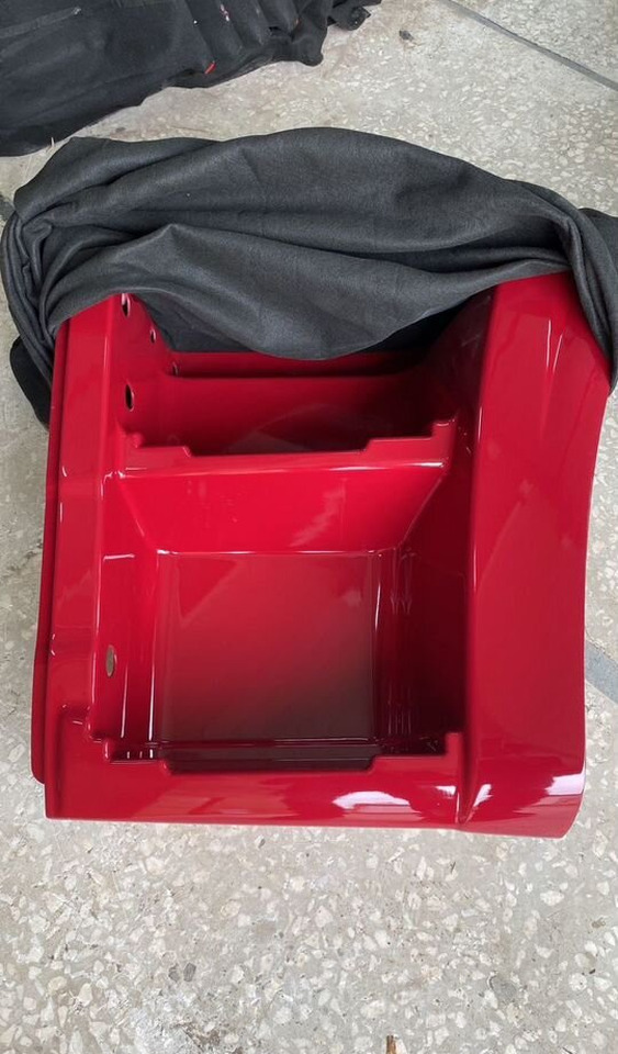 KAMAZ Щиток подножки левый (вишня) камаз-5490 - Боковая подножка для Грузовиков: фото 1 KAMAZ Щиток подножки левый (вишня) камаз-5490 - Боковая подножка для Грузовиков: фото 1