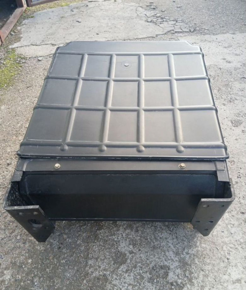 KAMAZ Ящик Акб на Камаз в сборе горизонтальный - Аккумулятор для Грузовиков: фото 2 KAMAZ Ящик Акб на Камаз в сборе горизонтальный - Аккумулятор для Грузовиков: фото 2