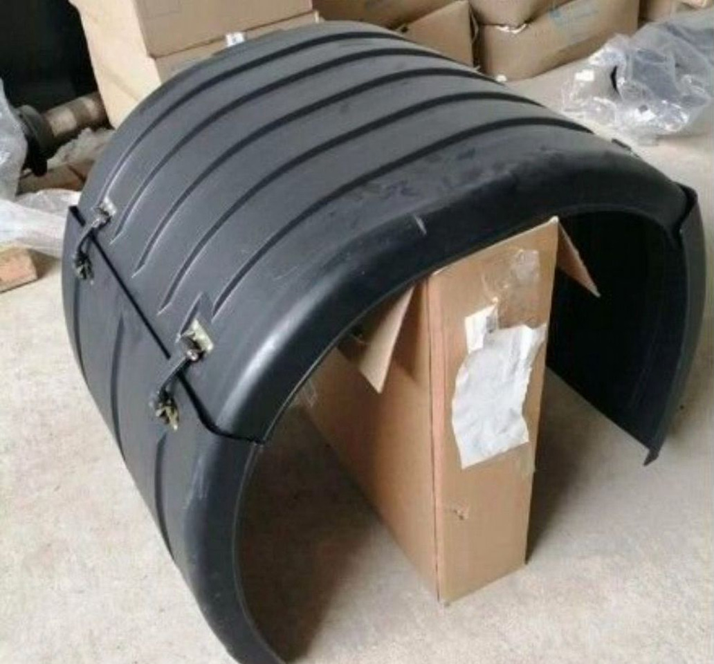 Крыло камаз 5490 на два колеса (3-х составное) - Крыло для Грузовиков: фото 3 Крыло камаз 5490 на два колеса (3-х составное) - Крыло для Грузовиков: фото 3