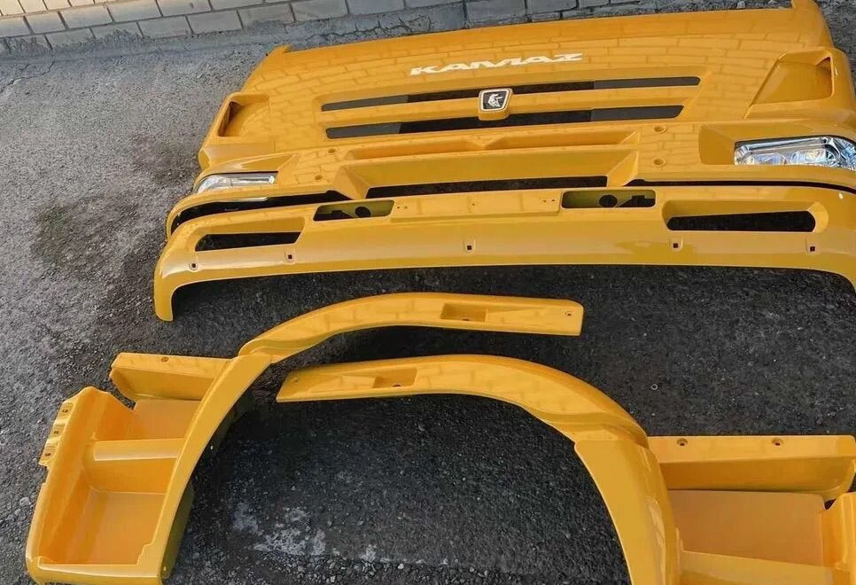 Обвес на камаз 6520 Желтый пластик - Капот для Грузовиков: фото 1