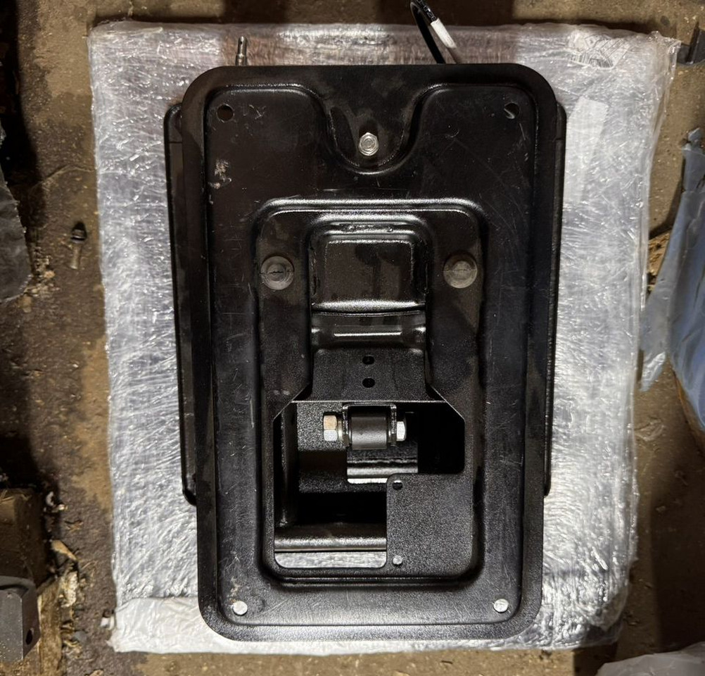 Подставка маз под сиденье водителя (без сиденья) - Сиденье для Грузовиков: фото 2 Подставка маз под сиденье водителя (без сиденья) - Сиденье для Грузовиков: фото 2