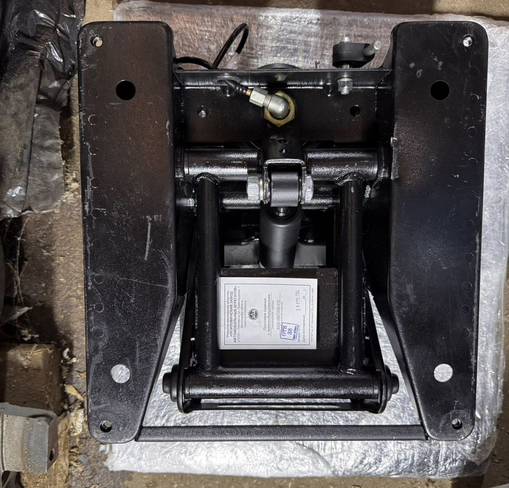 Подставка маз под сиденье водителя (без сиденья) - Сиденье для Грузовиков: фото 1 Подставка маз под сиденье водителя (без сиденья) - Сиденье для Грузовиков: фото 1