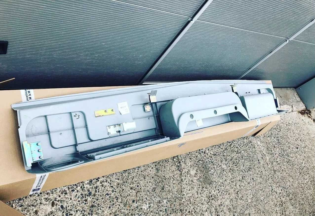 Полка камаз надоконная с козырьками технотрон - Кабина и интерьер для Грузовиков: фото 3 Полка камаз надоконная с козырьками технотрон - Кабина и интерьер для Грузовиков: фото 3