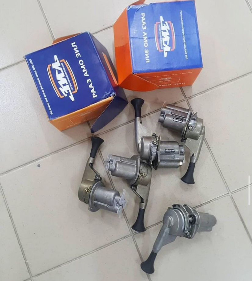 РААЗ Кран ЗИЛ, камаз, маз стояночного тормоза 3-х рааз - Тормозной клапан для Грузовиков: фото 1 РААЗ Кран ЗИЛ, камаз, маз стояночного тормоза 3-х рааз - Тормозной клапан для Грузовиков: фото 1