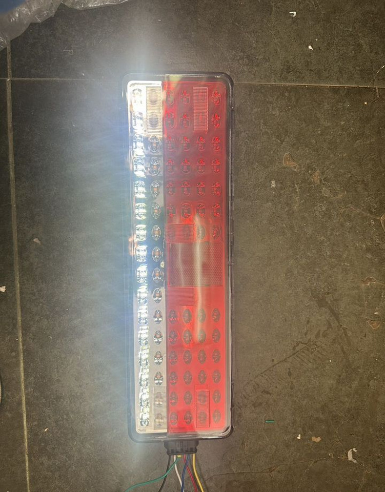 Новый Задний фонарь для Грузовиков Разъем (колодка ) 6-ти задних фонарей на 5490: фото 7