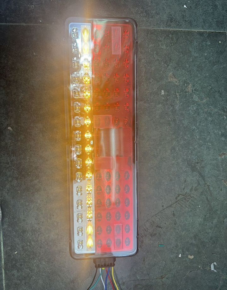 Новый Задний фонарь для Грузовиков Разъем (колодка ) 6-ти задних фонарей на 5490: фото 6