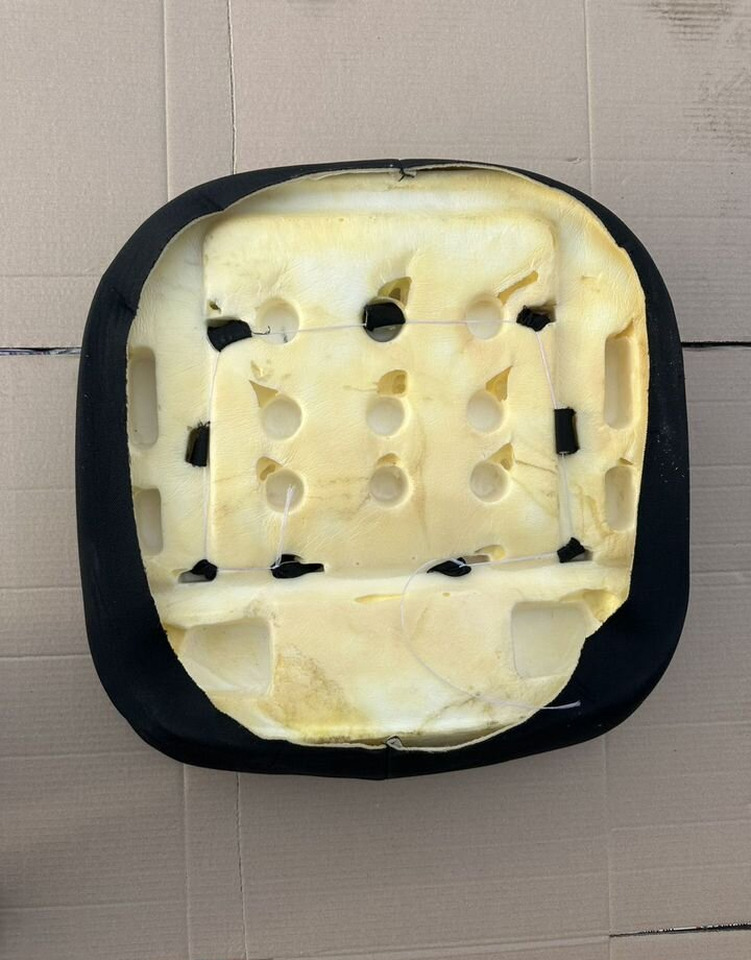 Новый Сиденье для Грузовиков Риат Подушка водительского сиденья в чехле камаз 5320: фото 8 Новый Сиденье для Грузовиков Риат Подушка водительского сиденья в чехле камаз 5320: фото 8