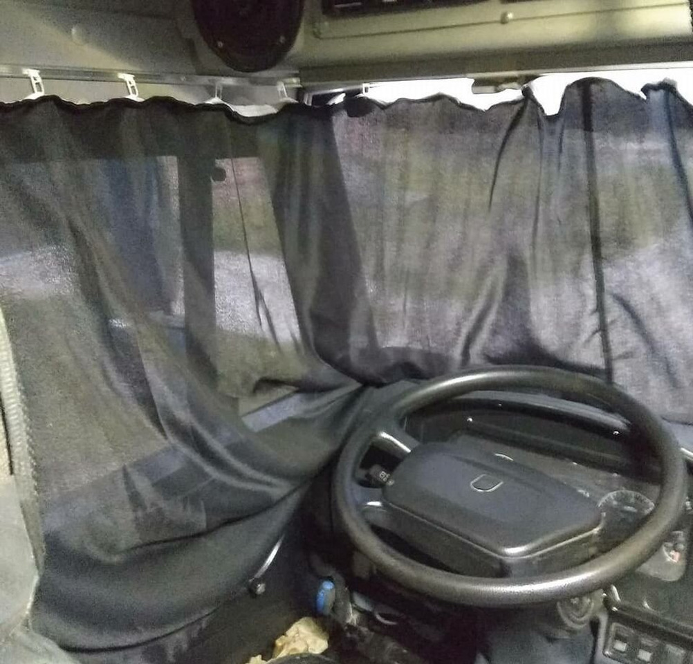 Шторки в кабину камаз с направляющими - Кабина и интерьер для Грузовиков: фото 1 Шторки в кабину камаз с направляющими - Кабина и интерьер для Грузовиков: фото 1