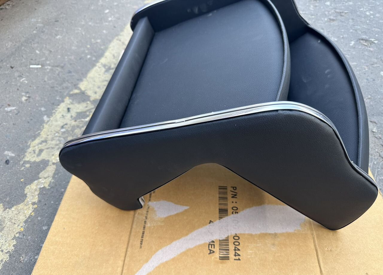 Столик в кабину маз 64221 малый с дополнительной - Кабина и интерьер для Грузовиков: фото 2 Столик в кабину маз 64221 малый с дополнительной - Кабина и интерьер для Грузовиков: фото 2